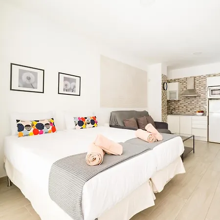 By Playa De Canteras Nyaraló