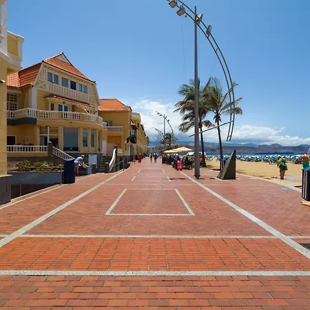By Playa De Canteras * Las Palmas de Gran Canárias