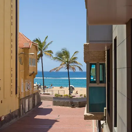By Playa De Canteras Casa de Férias *