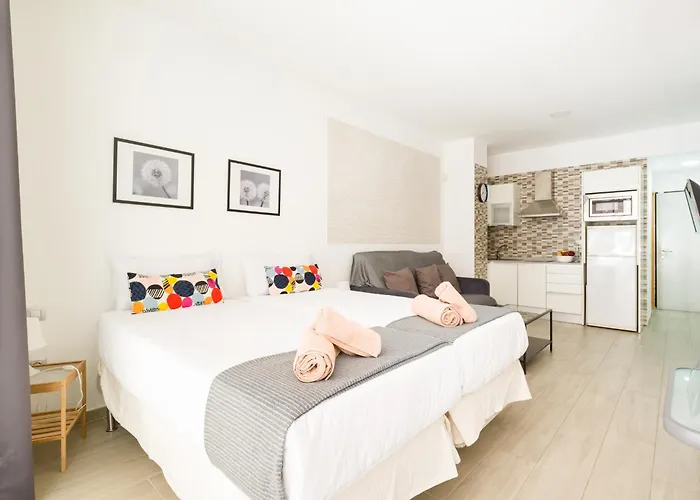 By Playa De Canteras 度假居